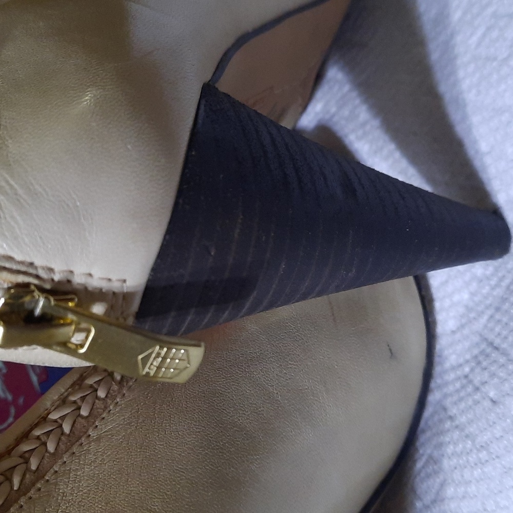 Vince camuto Booties - Picture 4 of 13